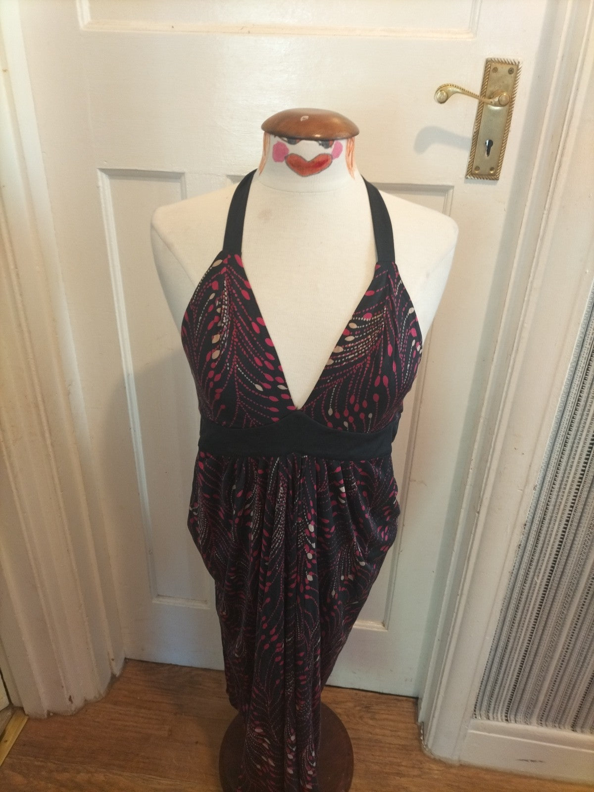 Ladies Temperley Size 8 Black, Red Beige Sleeveless Dress