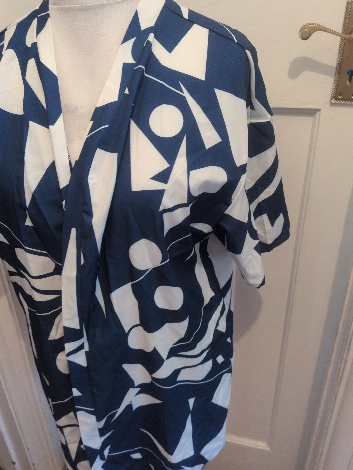 Shein XL Blue And White Shirt Sleeve Open Shirt