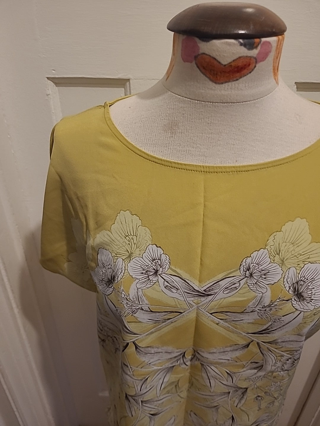 Ladies Next Size 10 Yellow White Floral Short Sleeved Tshirt