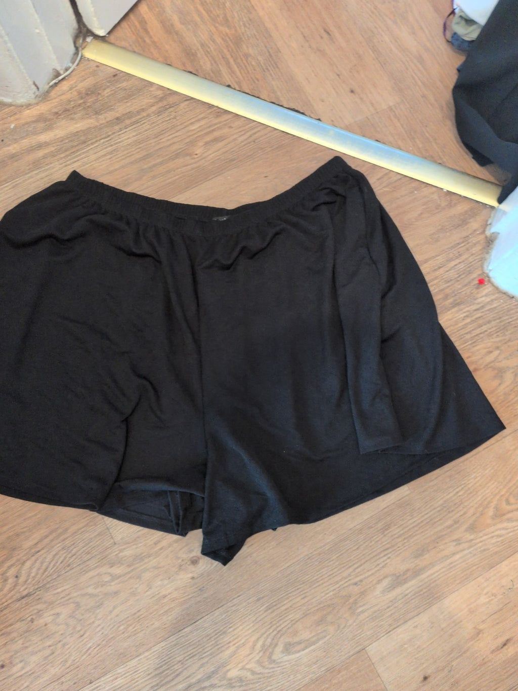 Boohoo 22 Black Elasticated Shorts