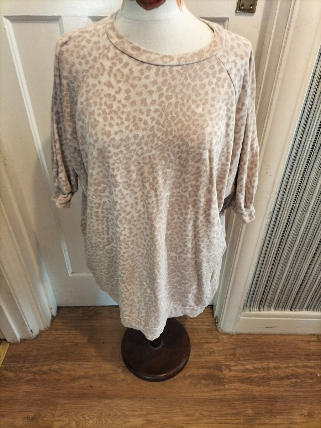 Ladies Ragdoll Size Small Animal Print Short Sleeved Jumper