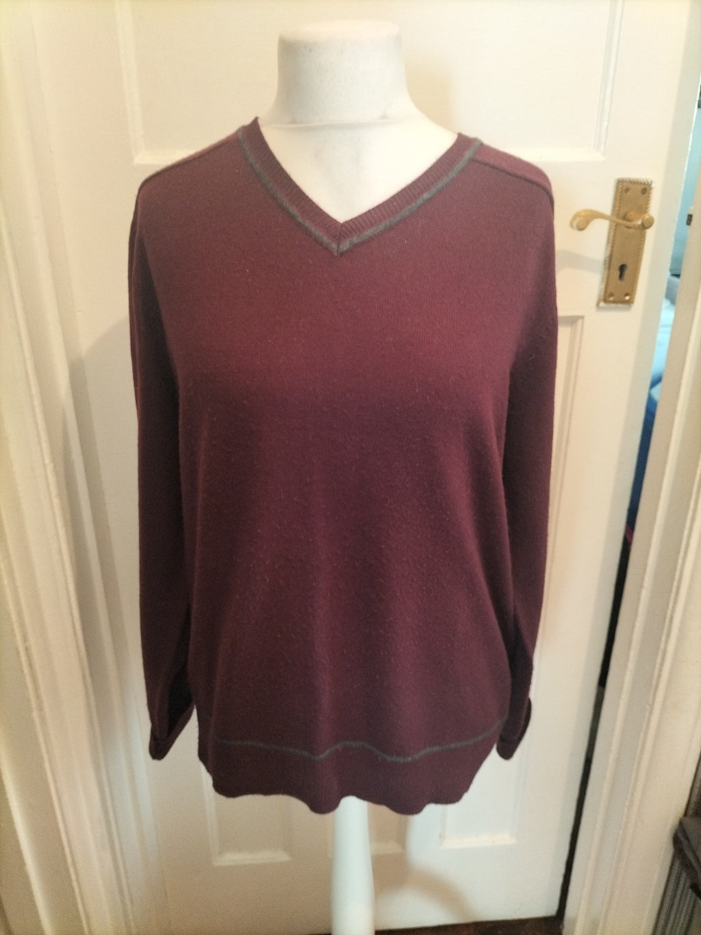 Mens F&F Size L Purple Jumper Bobbling