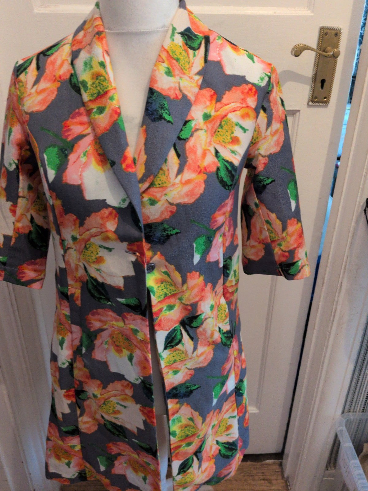 Primark 10 Grey Floral Half Sleeve Collared Buttoned Dress