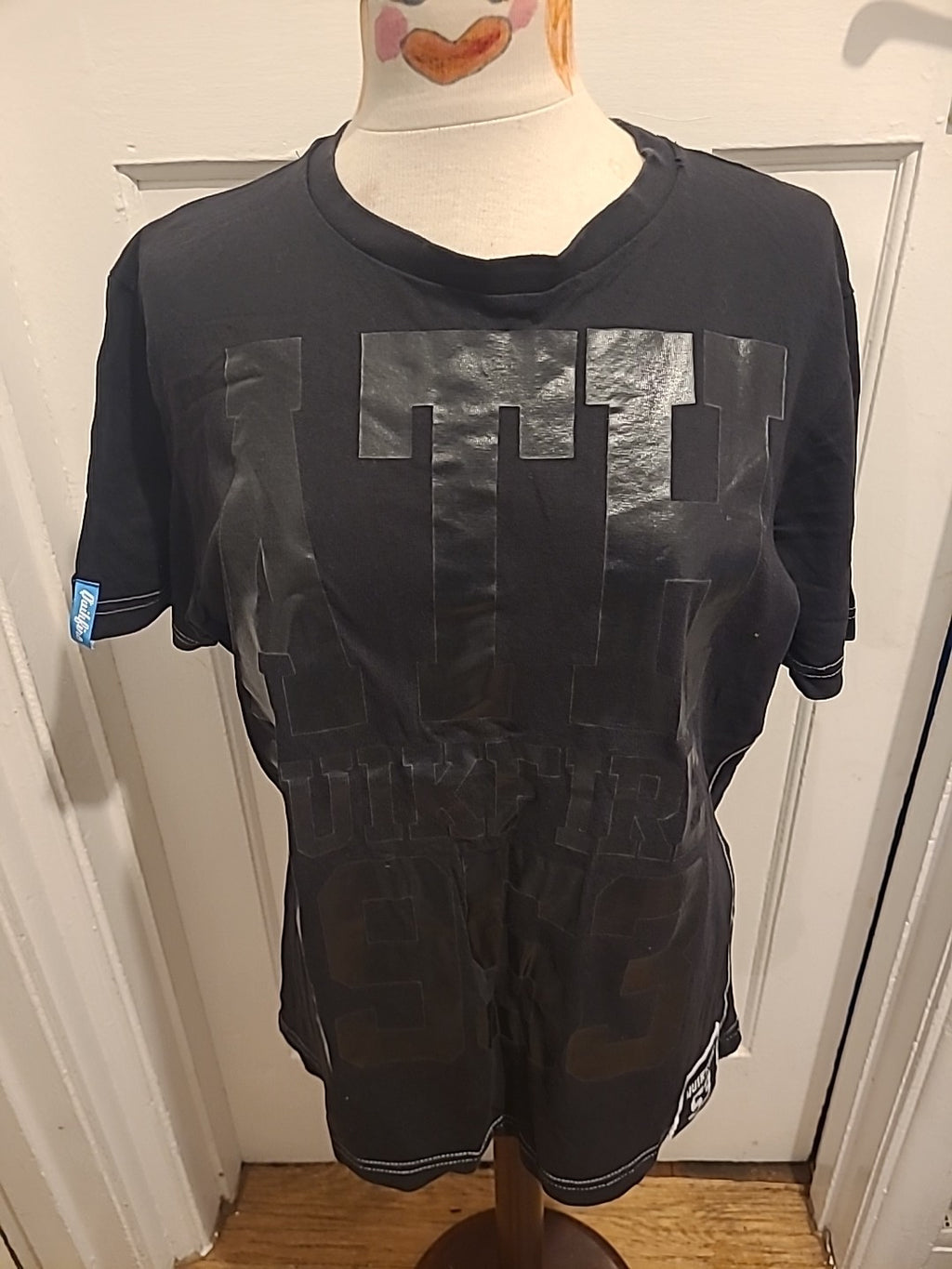 Mens Urban Spirit Size Large Black Print Short Sleeved Tshirt