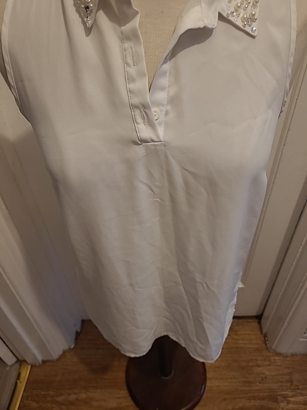 Ladies Next Size 8 White Sleeveless Pearl Detailed Neck