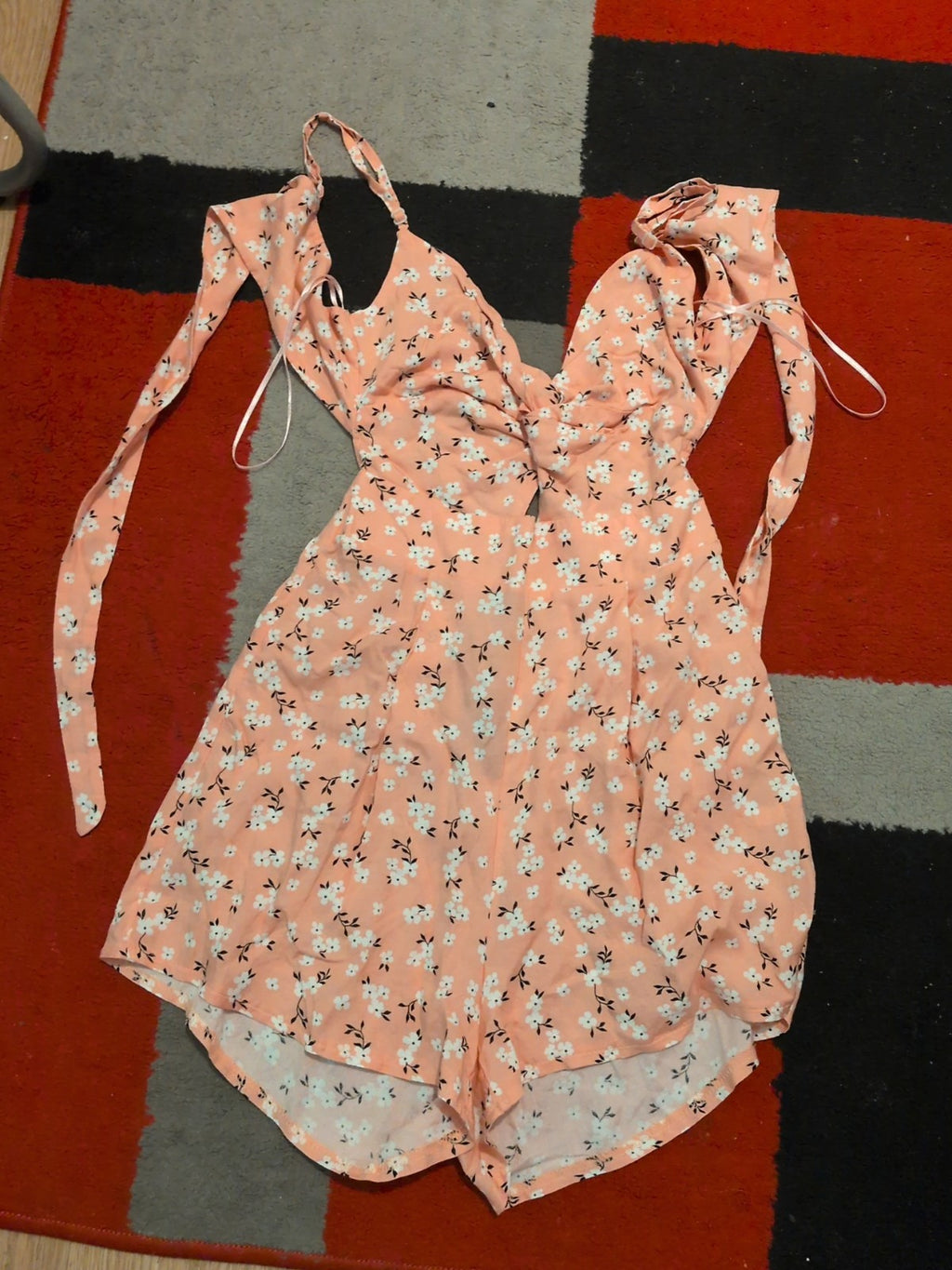 Brand New Ladies Select Size 6 Pink And White Floral Playsuit