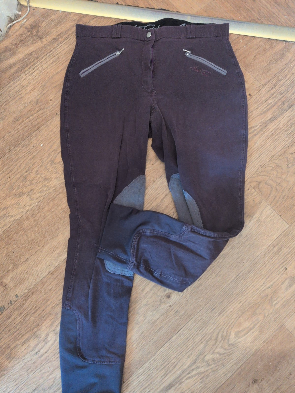 Ladies Mark Todd Size 32W Purple Trousers
