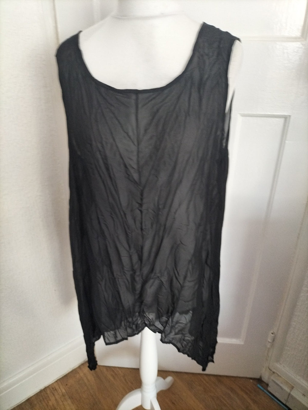 Ladies Size XL Black Semi See Through Sleeveless Longline Blouse