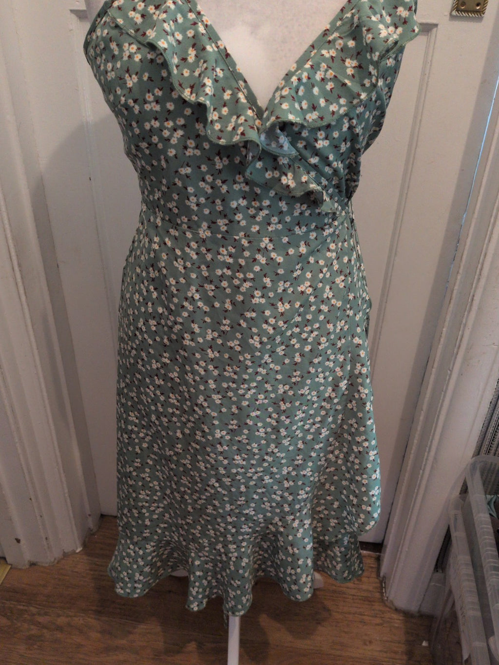 Shein Large Green Floral Sleeveless Dress Self Tie