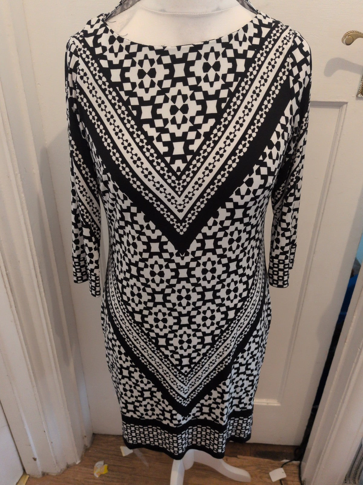 Wallis Small Black And White Aztec Long Sleeve Dress