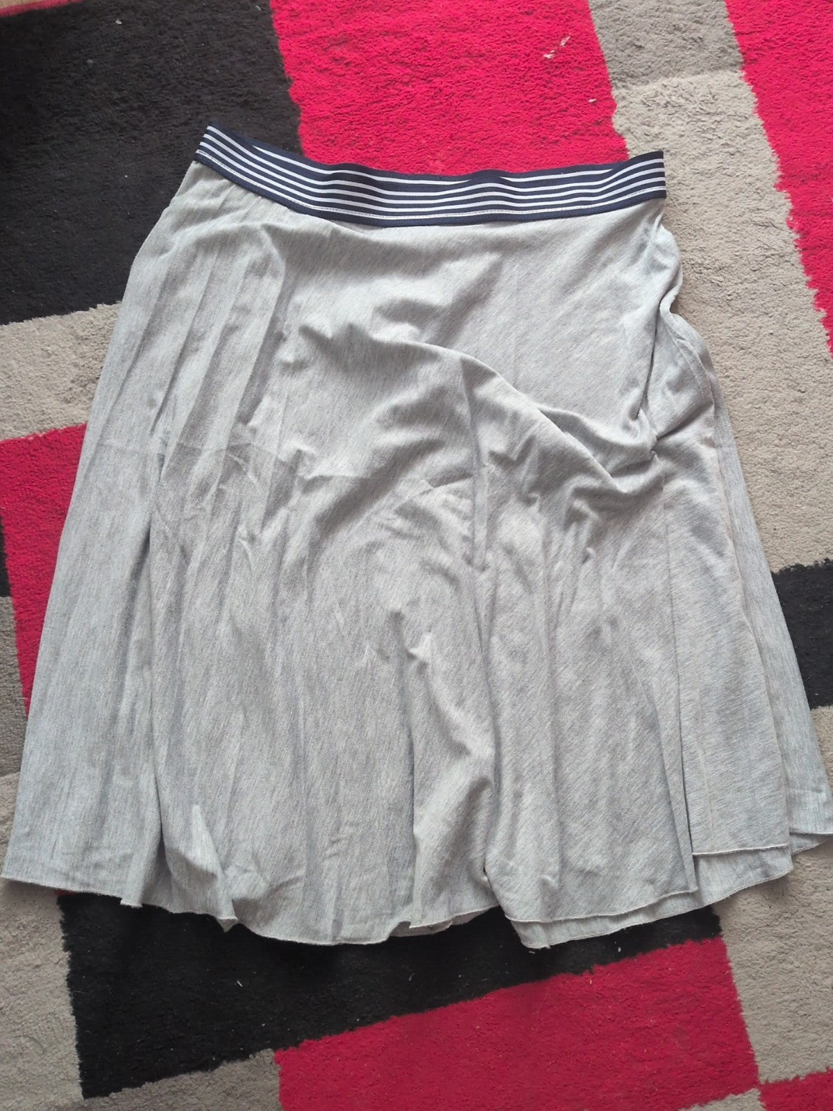 Ladies Primark 16 Grey Elasticated Flare Skirt