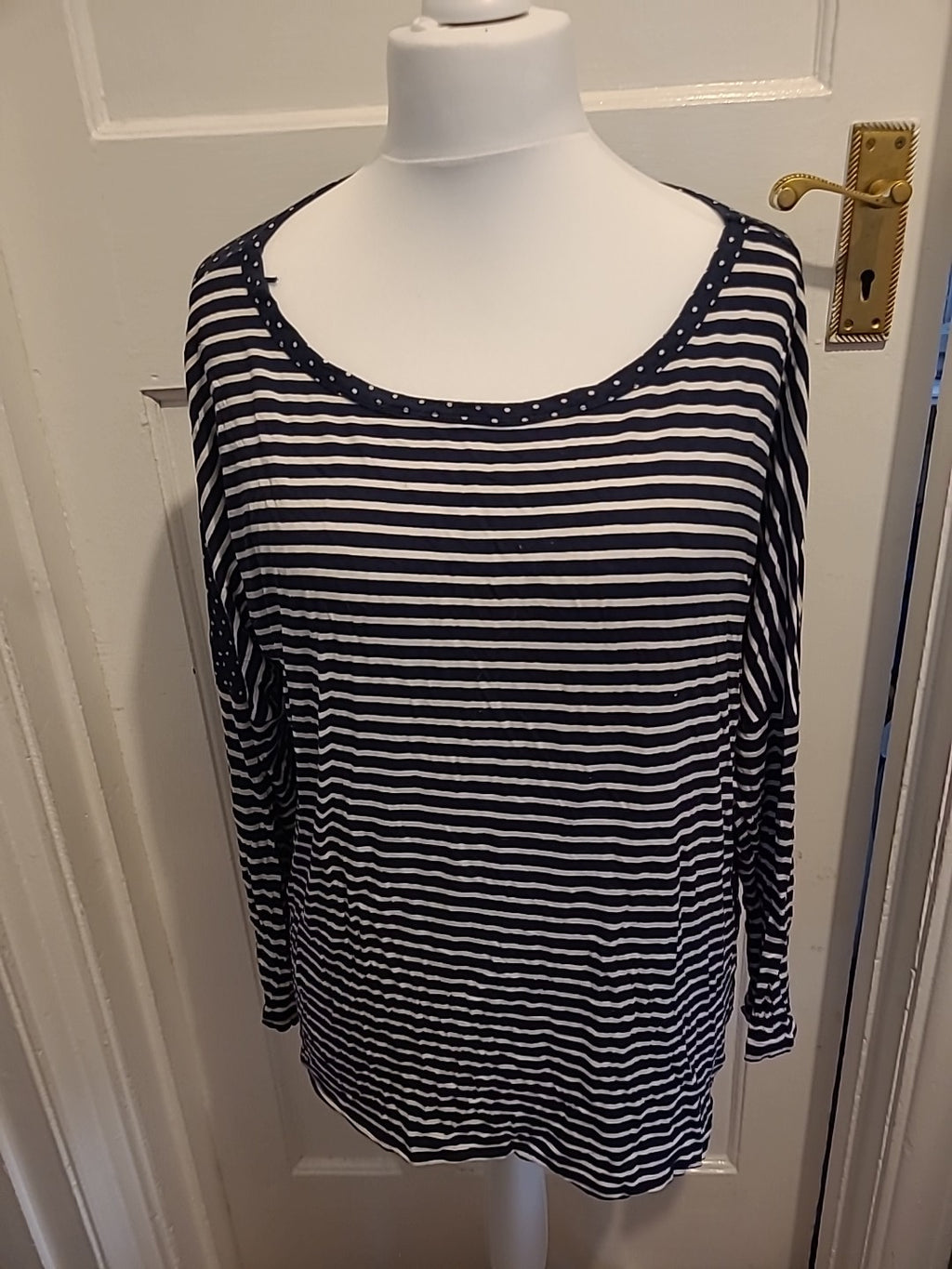 Ladies Love To Lounge Size 14-16 Navy And White Striped & Spotted Pyjama Top