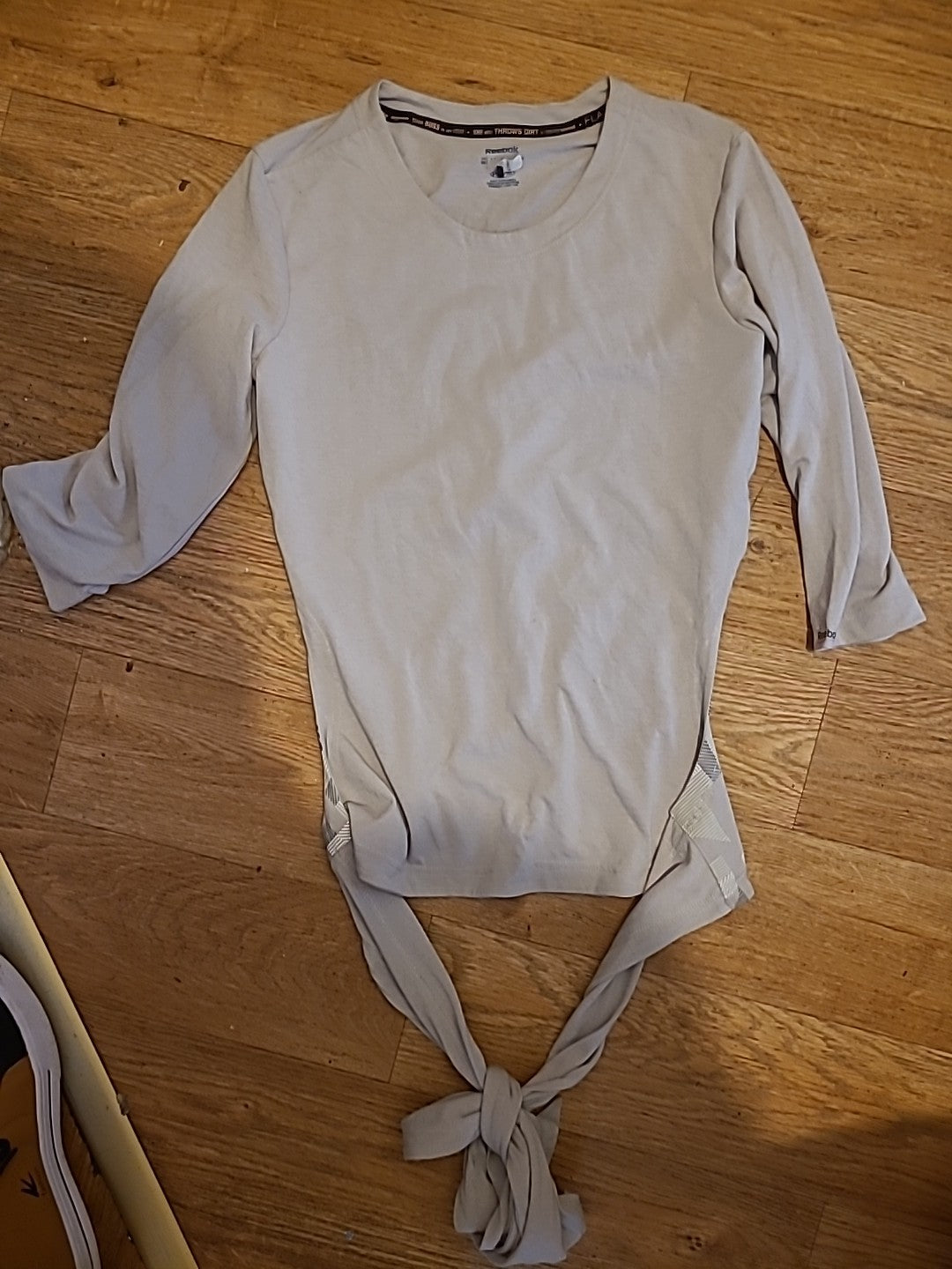 Ladies Reebok Size 14 Beige Mid Sleeved Tshirt