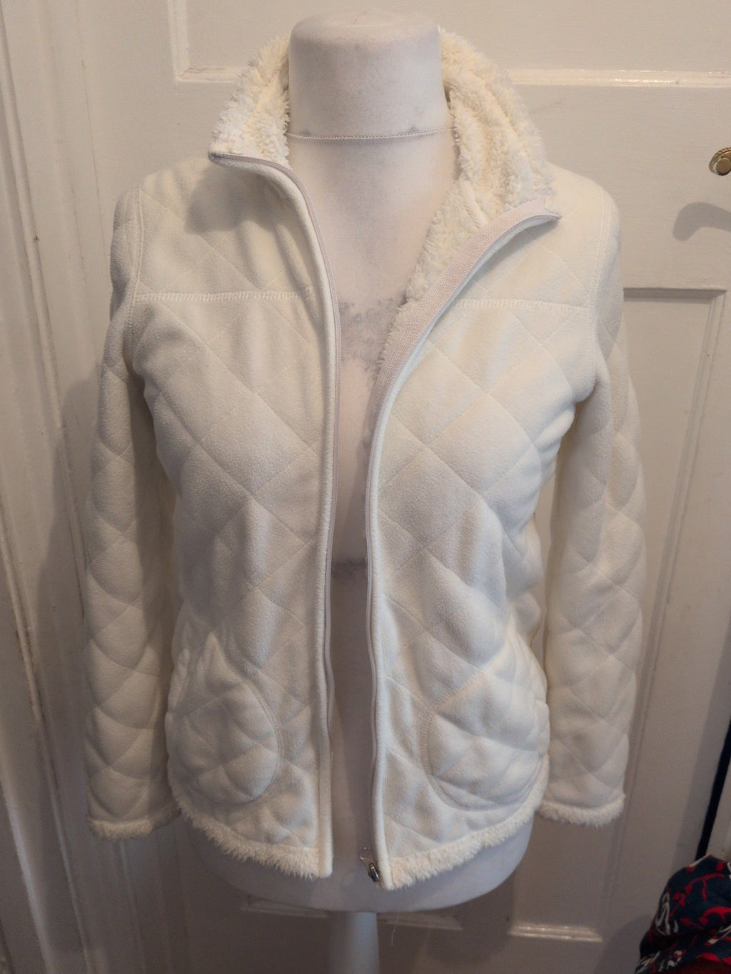 Ladies Tu Size 8 White Fleece Lined Full Zip Jacket