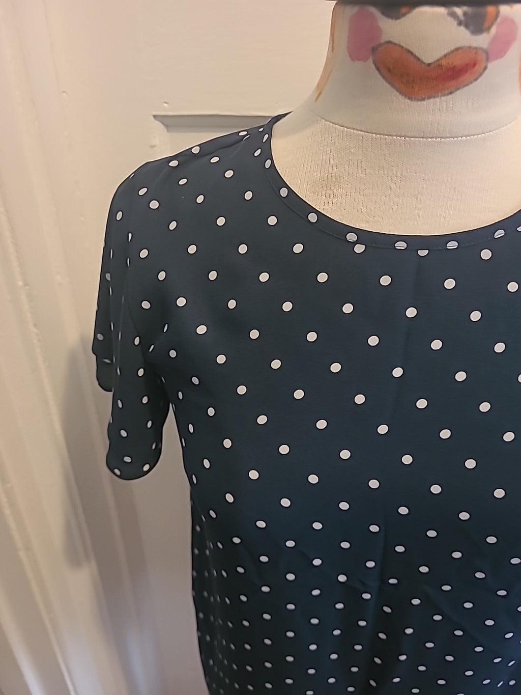 Ladies New Look Size 6 Dark Green White Spotted Short Sleeved Tshirt