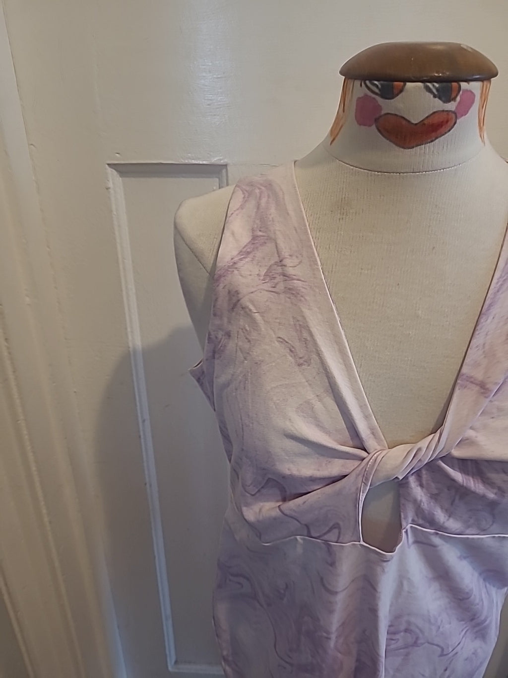 Brand New Ladies Skinny Dip Size Large Cream/Purple Sleeveless Dress