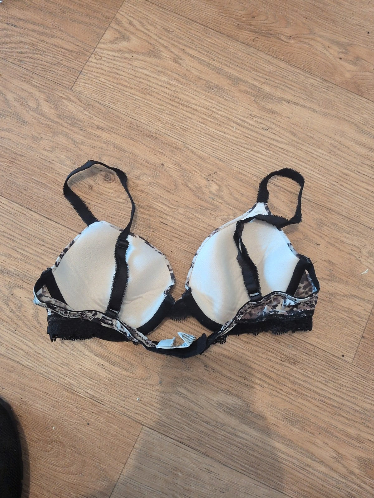 Calvin Klein 32b Leopard Print Padded Wired Bra