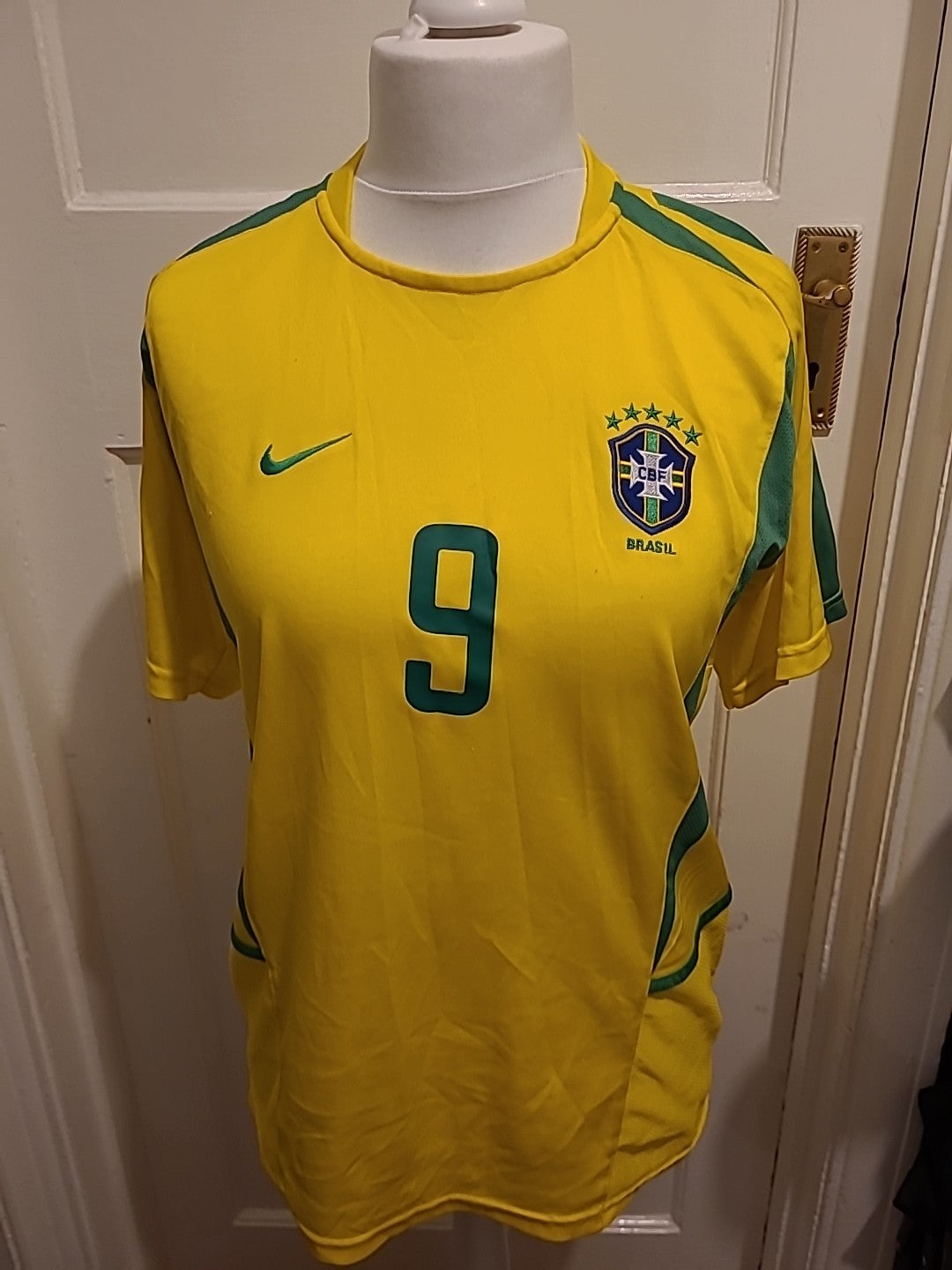 Mens Nike Size Medium Dri Fit "Ronaldo" Brazil Shirt
