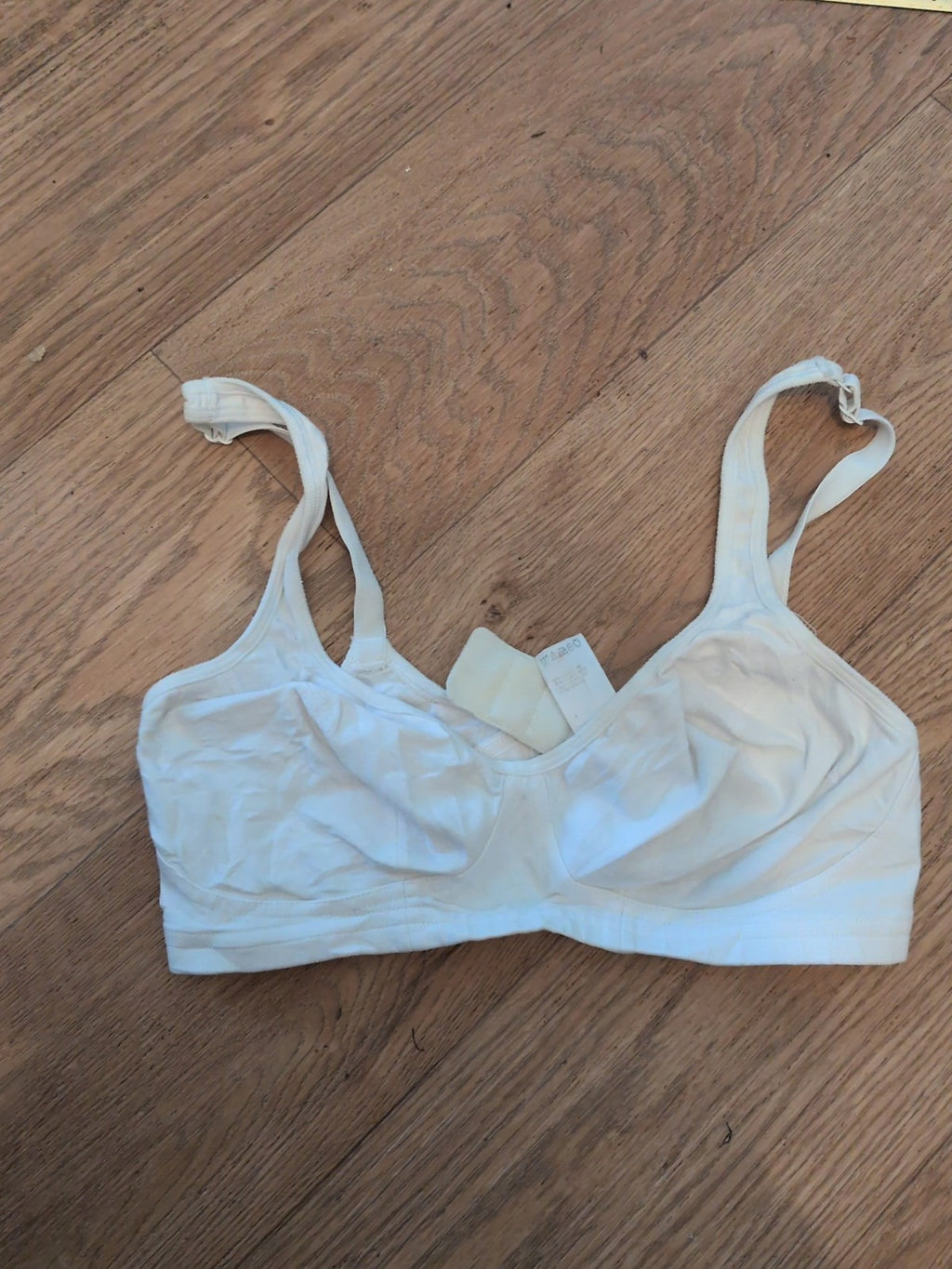 Marks And Spencer 30c White No Pad No Wire Bra