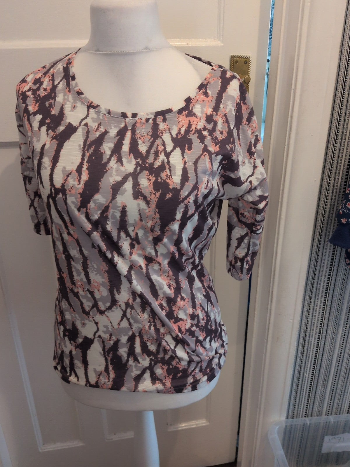 Viz.A.viz 8/10 Charcoal/Grey/Pink 3/4 Sleeve Blouse