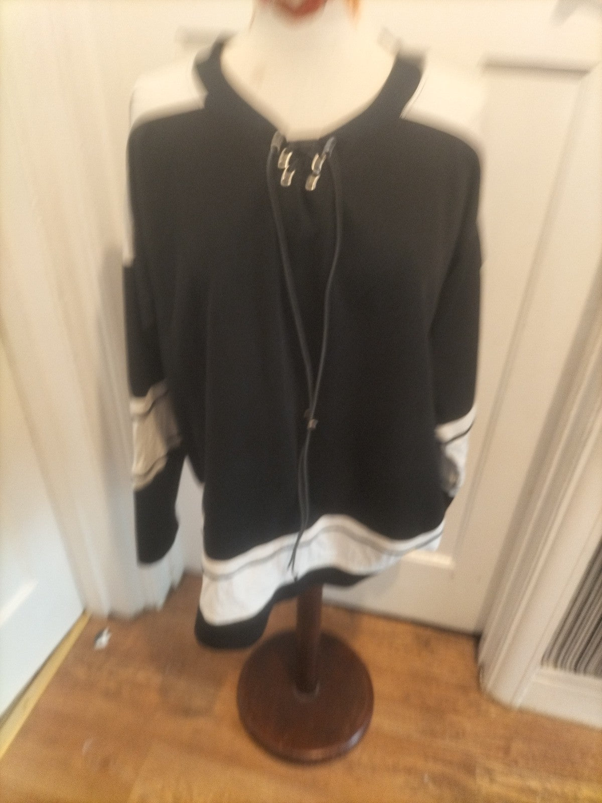 Mens Reputation Size Medium Black White Long Sleeved Pullover Jumper