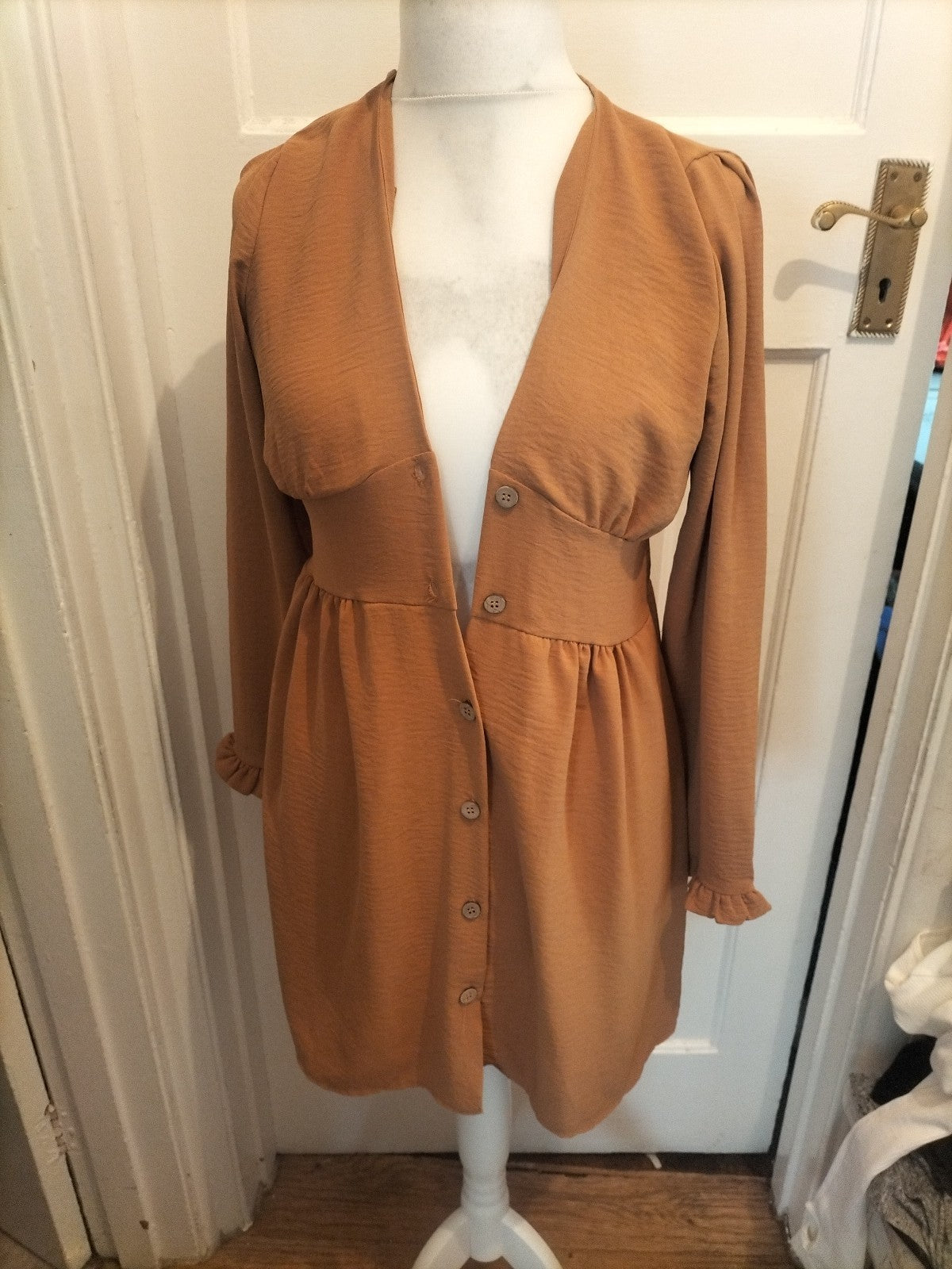 Ladies Boohoo Size M/L Brown Long Sleeve Dress