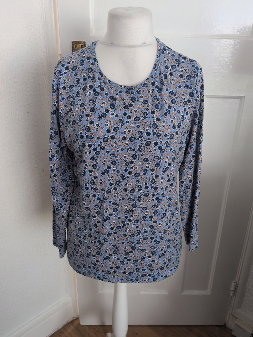 Tu 20 Blue Floral Long Sleeve Round Neck Blouse