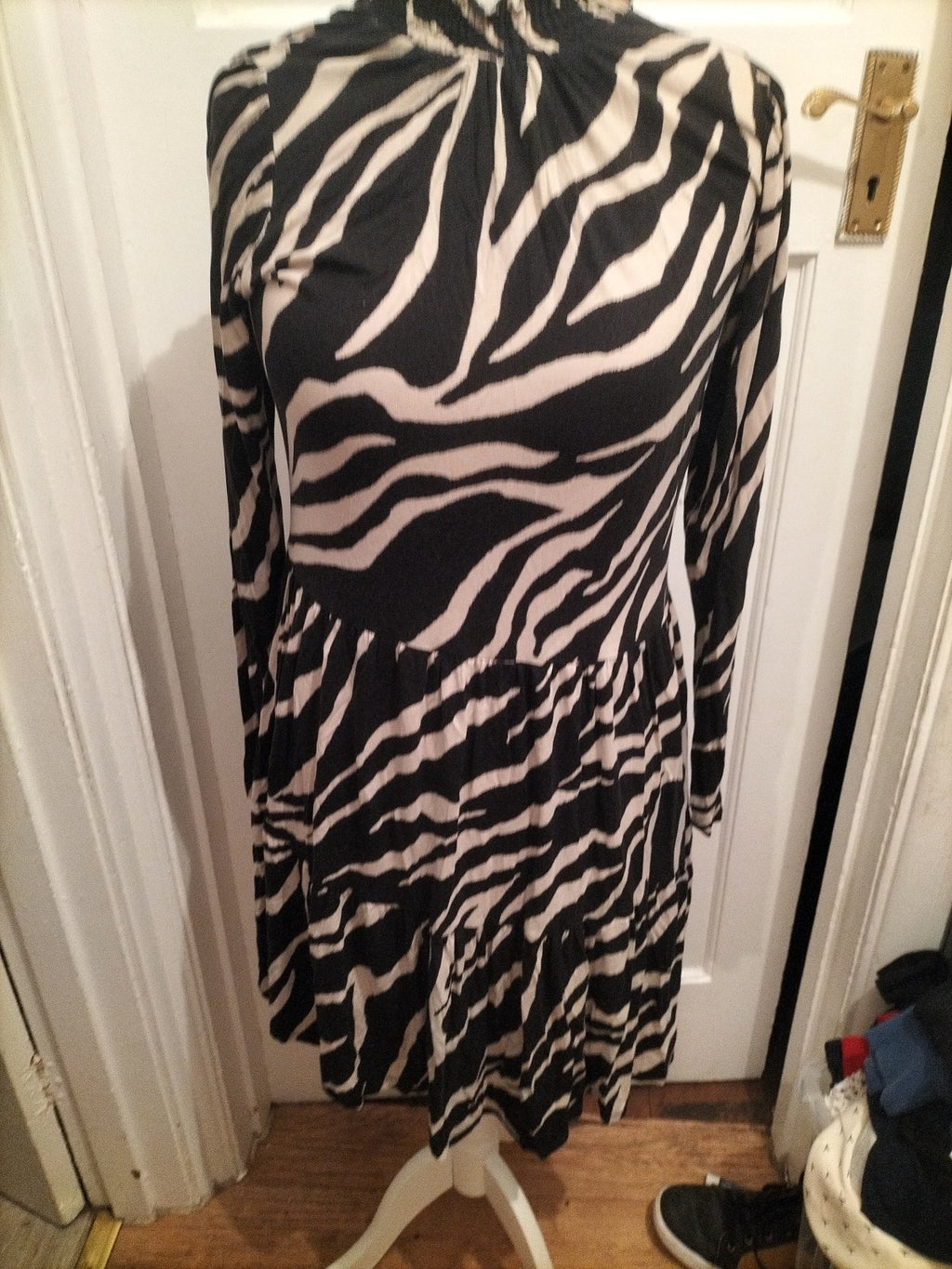 F&F 12 Black And Pale Beige Zebra Striped Dress Long Sleeve