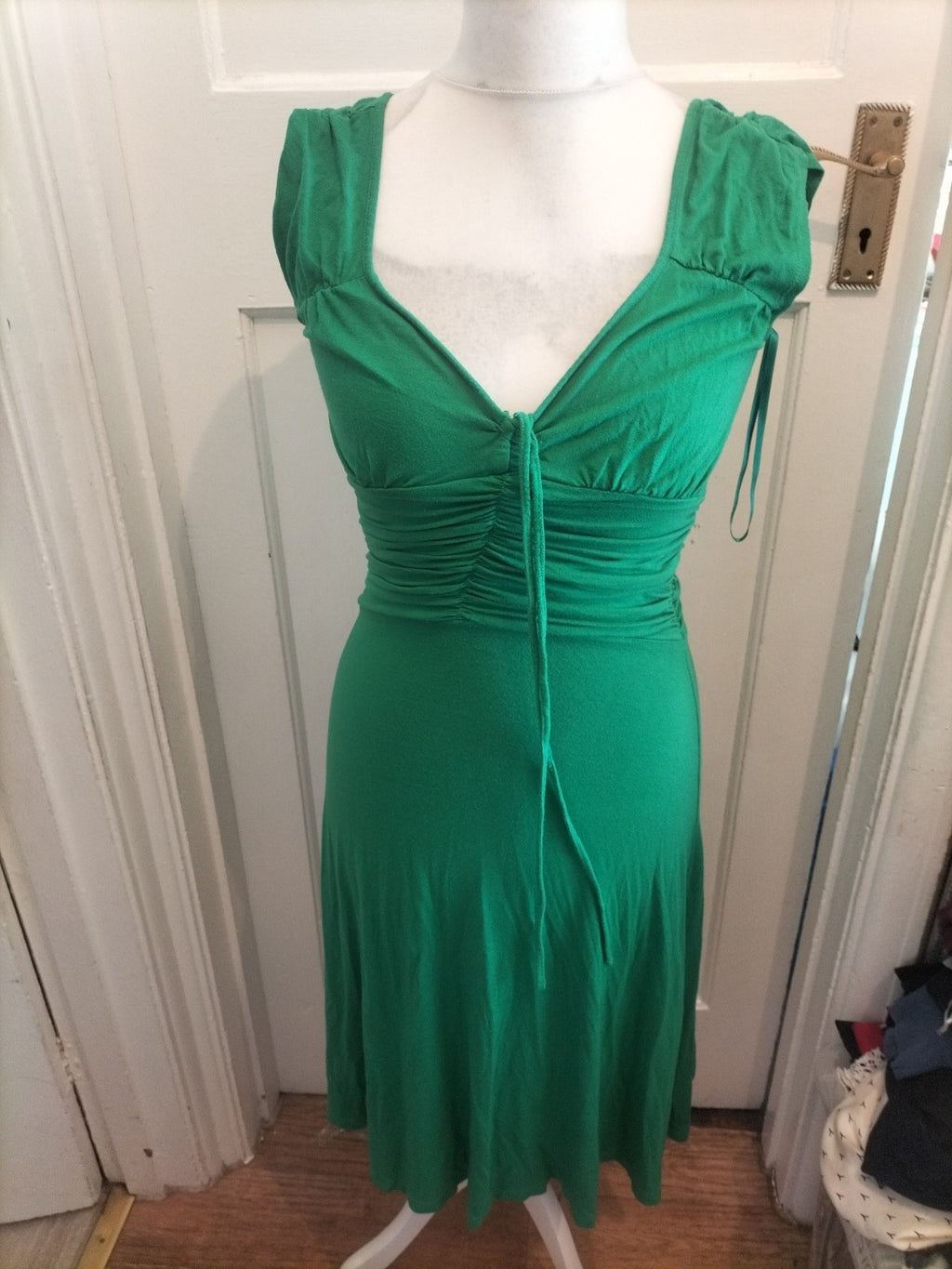Red Herring 10 Green V Neck Sleeveless Dress