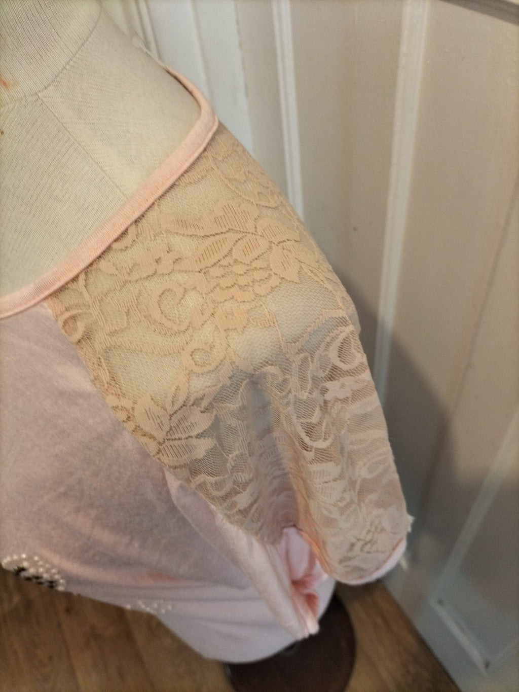 Ladies Size Large Pink Lace Short Sleeved Tshirt
