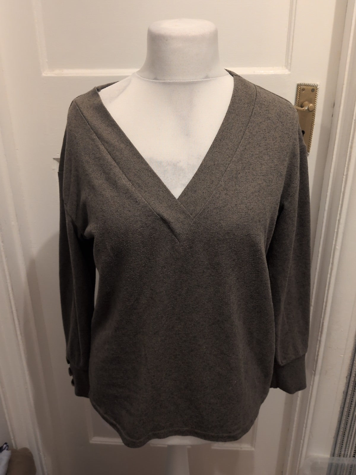 Ladies Shein Size M Green V Neck Jumper