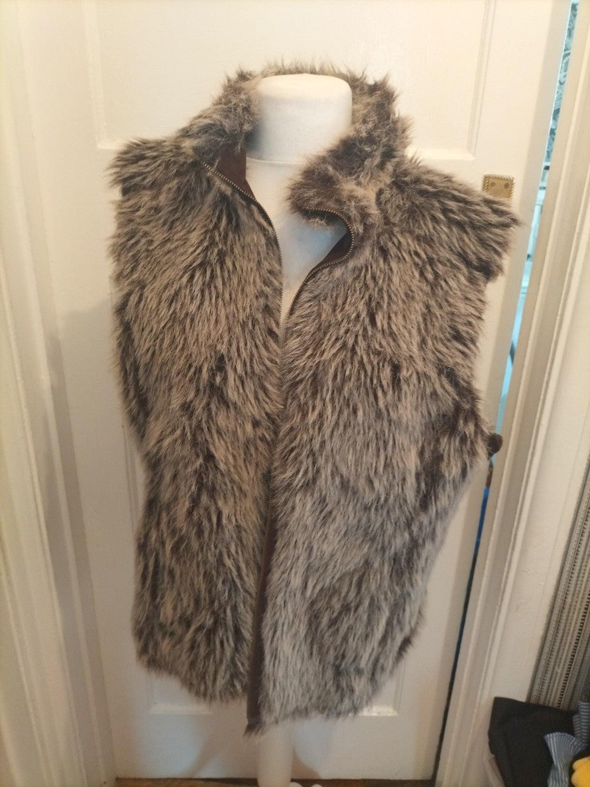 Ladies Size Medium Faux Fur Sleeveless Waistcoat