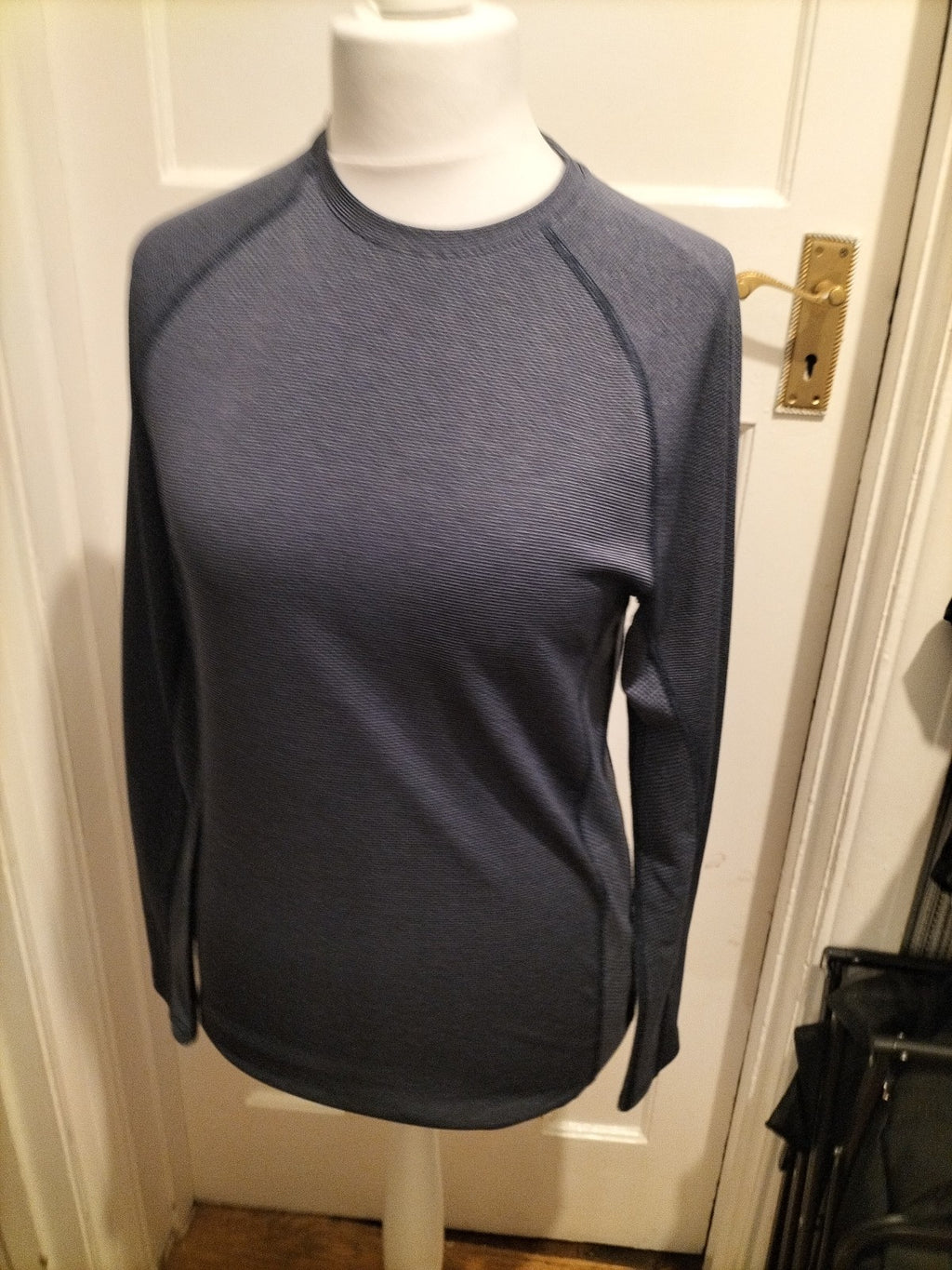 Mens Mountain Warehouse Size Small Navy Long Sleeved Tshirt Uv Protection