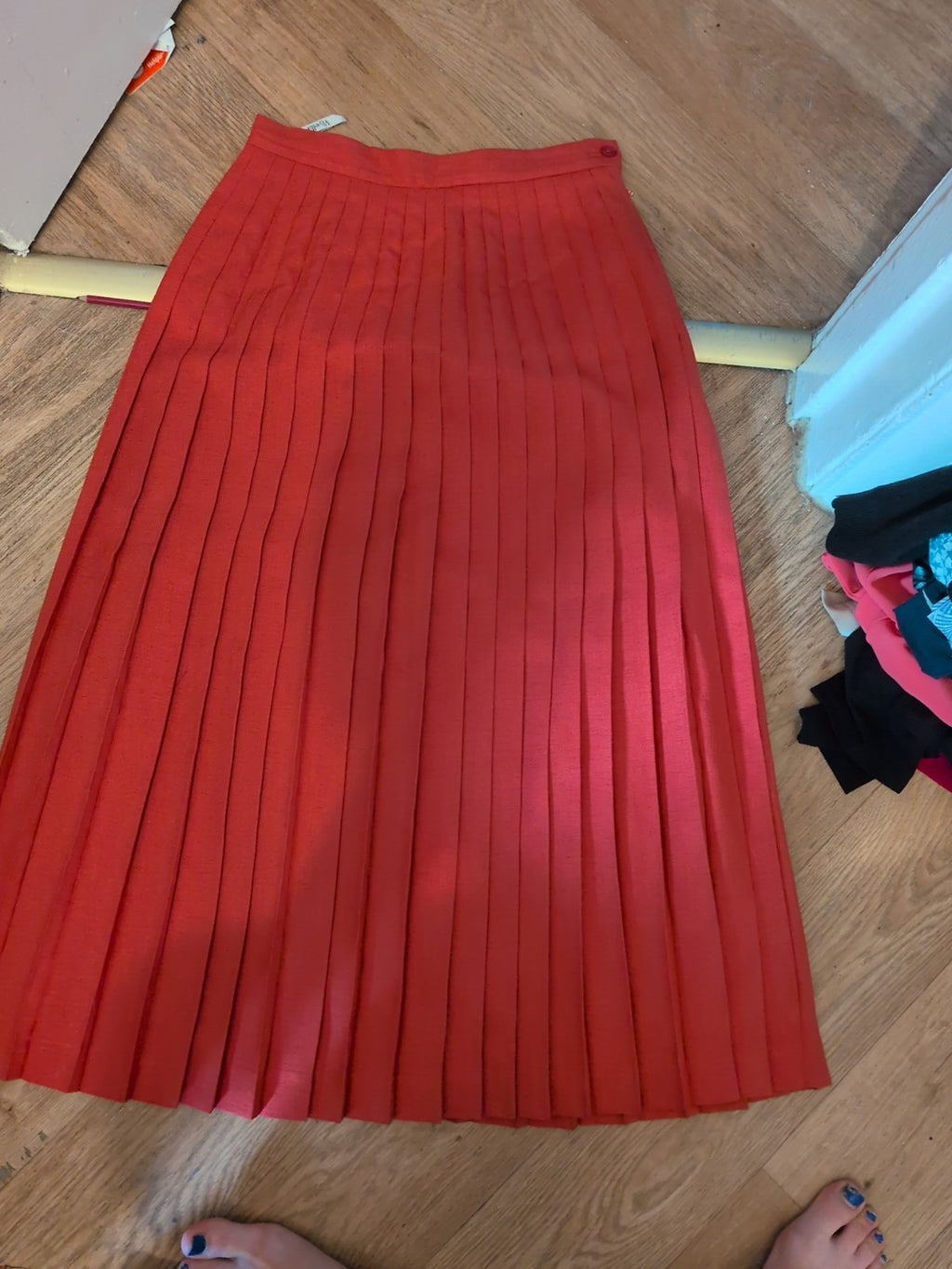 Viyella 10 Orangy Red Pleat Long Length Lined Skirt