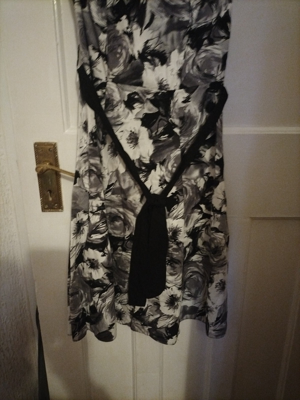 Ladies Dorothy Perkins Size 6 Grey/black Floral Sleeveless Dress