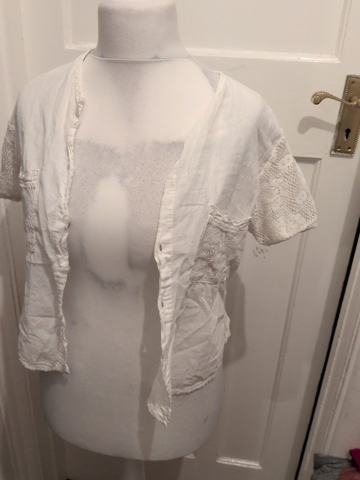 Small White Short Sleeve Patterned Buttoned Blouse