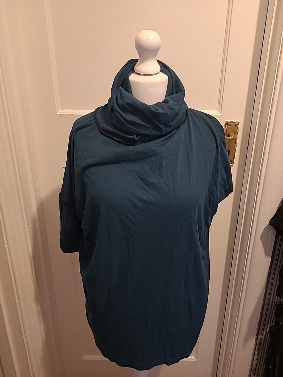 Ladies Ozai N Ku Size Small Teal Sleeveless Roll Neck Top
