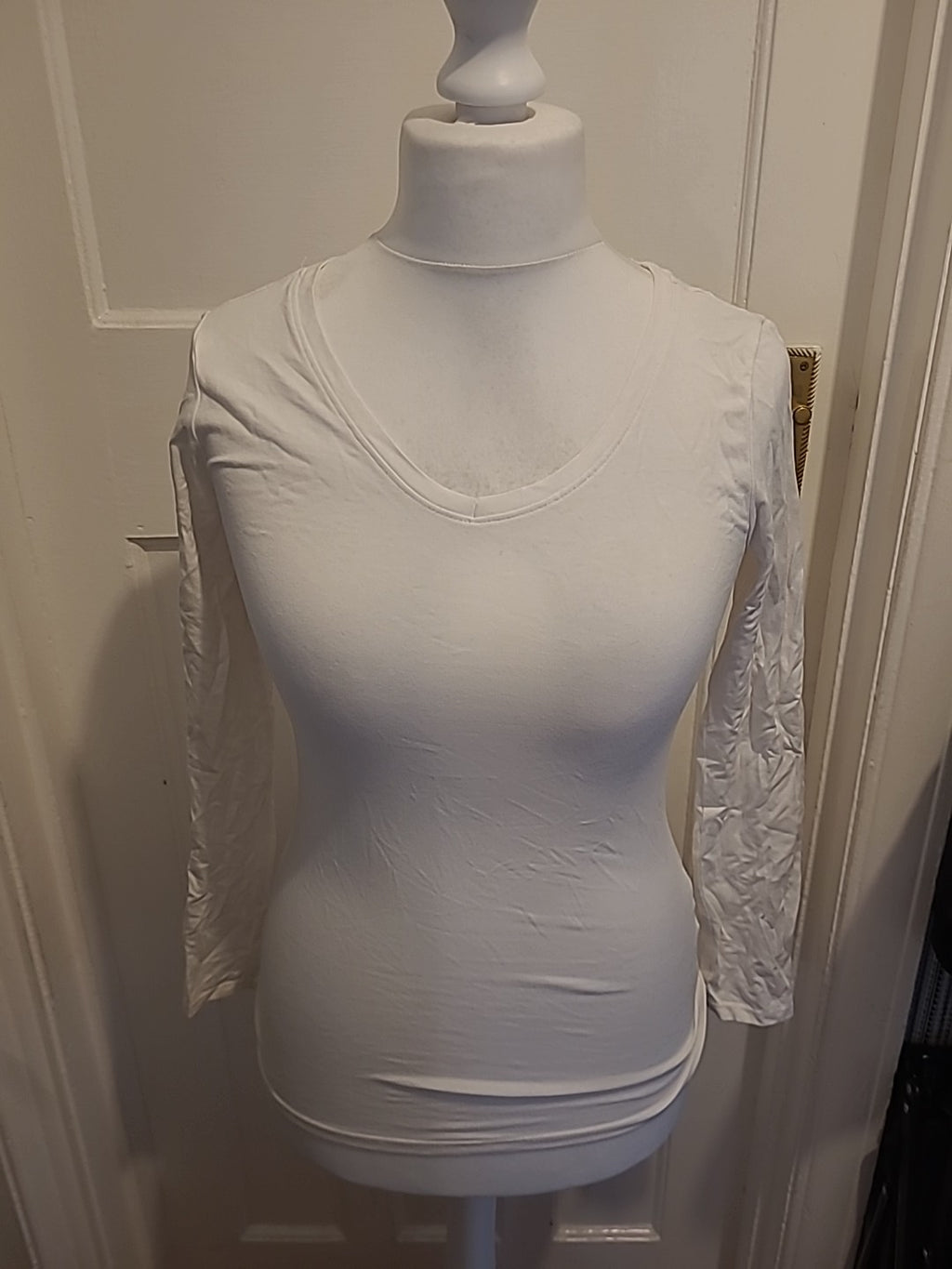 Ladies Primark Size XS 6-8 White Stretch Vee