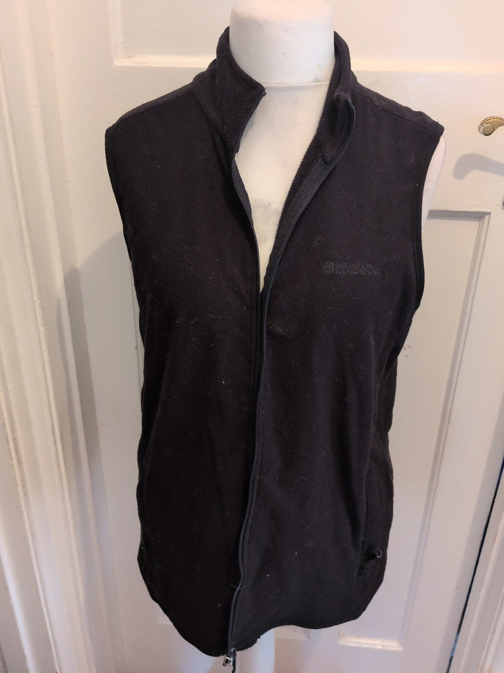Mountain Warehouse Large Black Sleeveless Zip Through Jacket