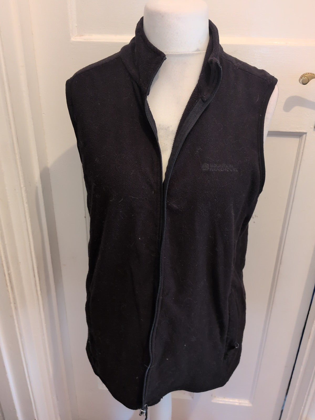 Mountain Warehouse Large Black Sleeveless Zip Through Jacket