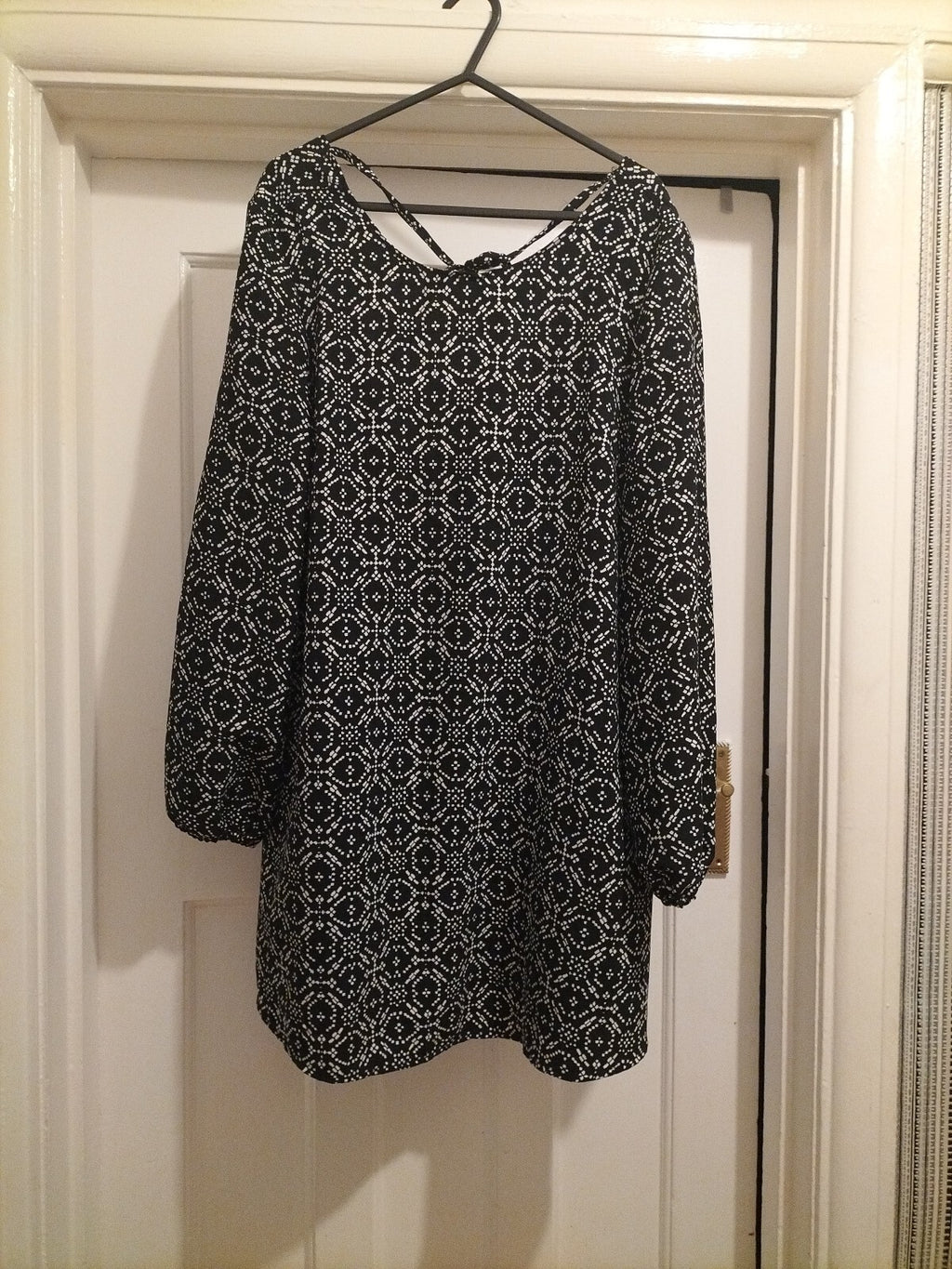 Ladies Asos Size 10 Black/white Top