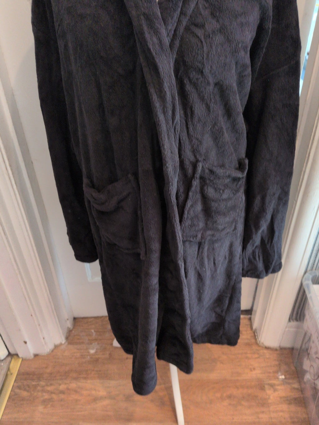 Richleys XL Black Dressing Robe No Cors
