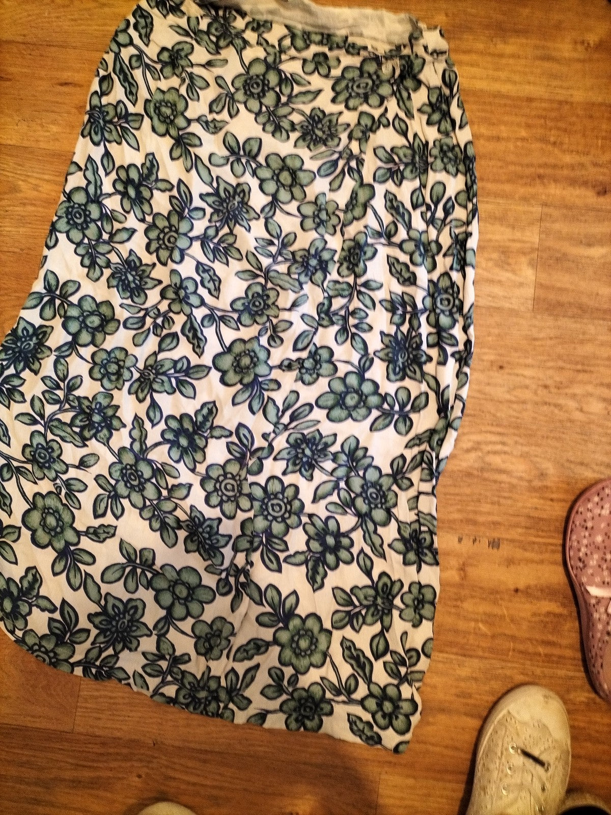 Ladies Fragile Size 16 Green Cream Wrap Design Skirt