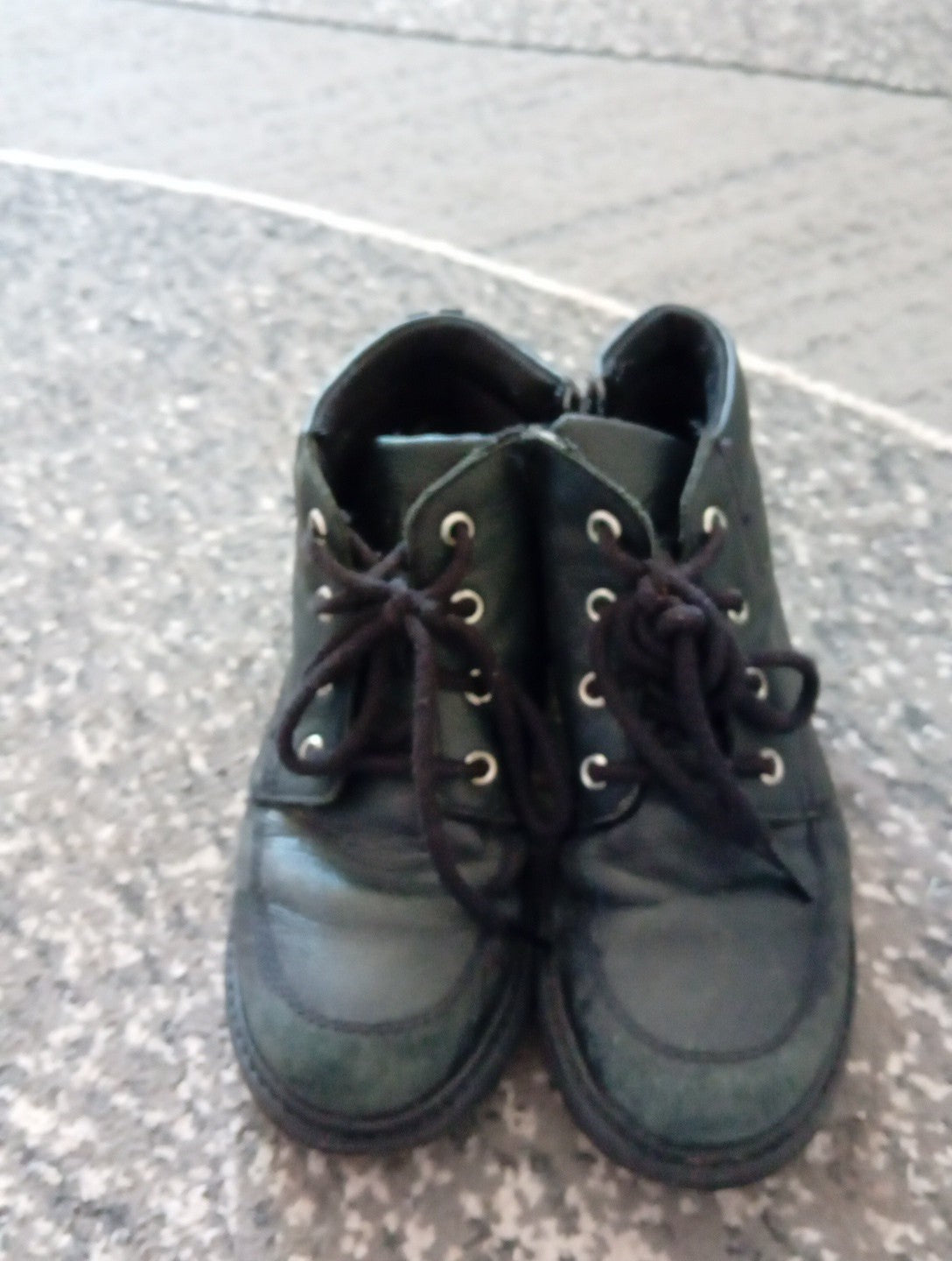 Boys Clarks Black Boots Side Zip Size 13.5 Free Delivery