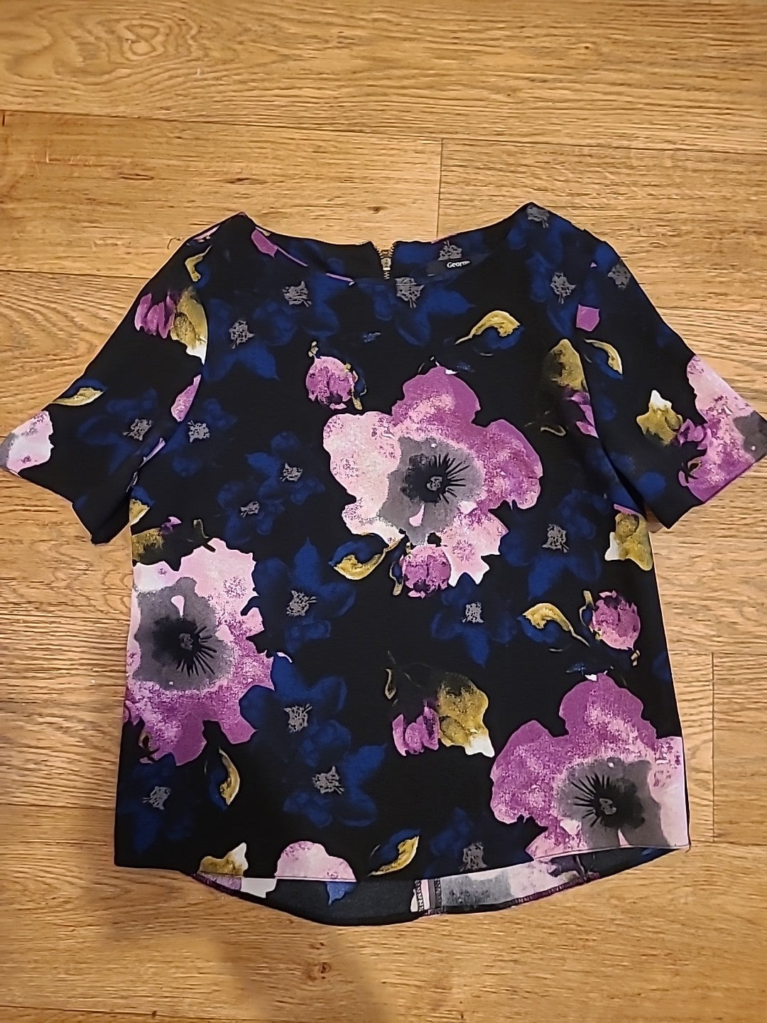 Ladies George Size 8 Black/Purple/Navy Short Sleeved Blouse