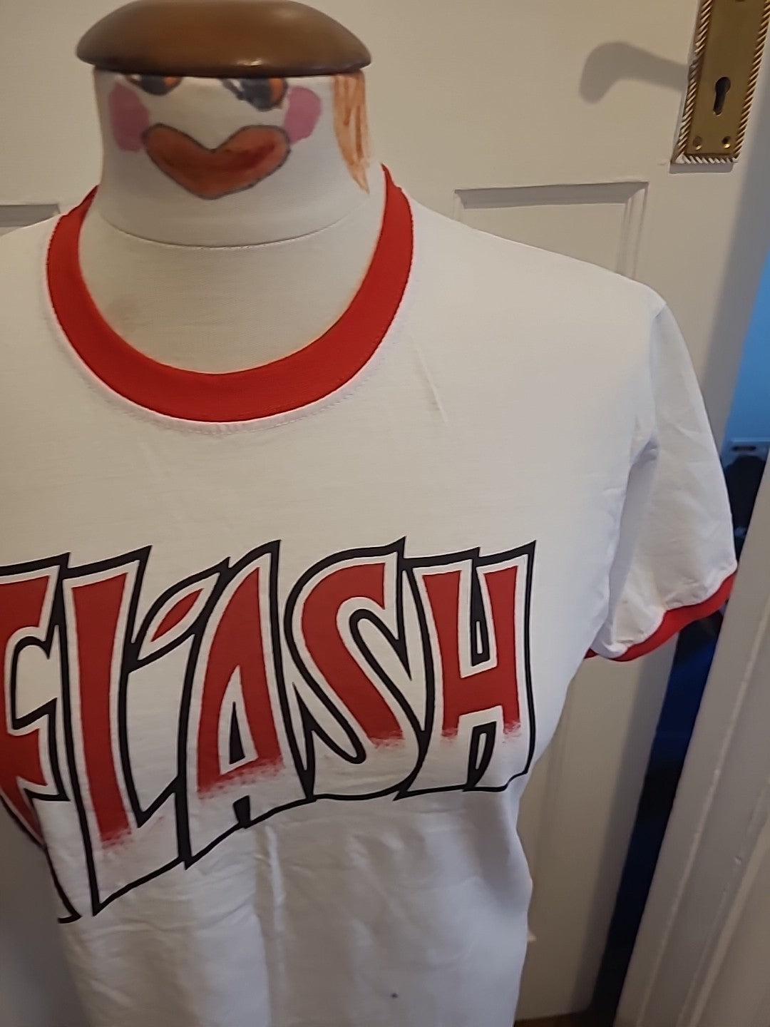 Mens Fruit Of The Loom Size Medium White Red Flash Tshirt