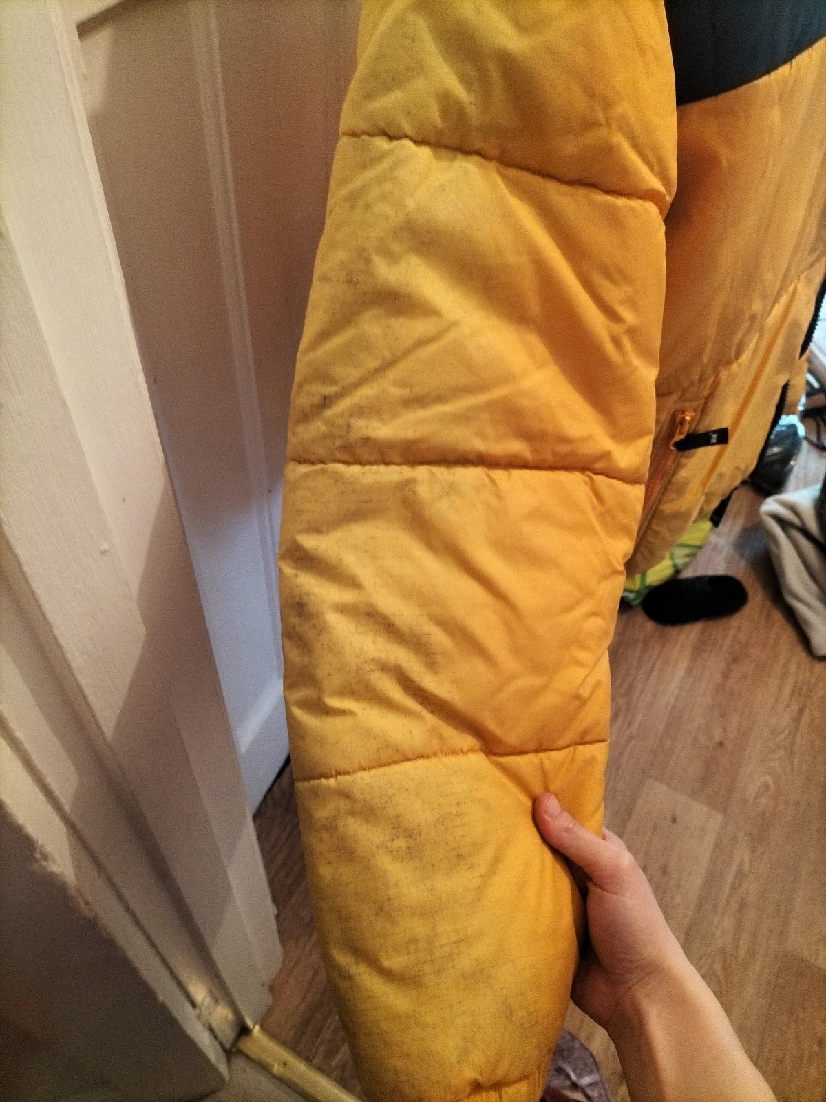 Mens Helly Hanson Size Small Yellow And Black Puffer Long Sleeved Coat(has A...