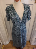 Ladies Salanta Size Large Green And White Floral Wrap Dress