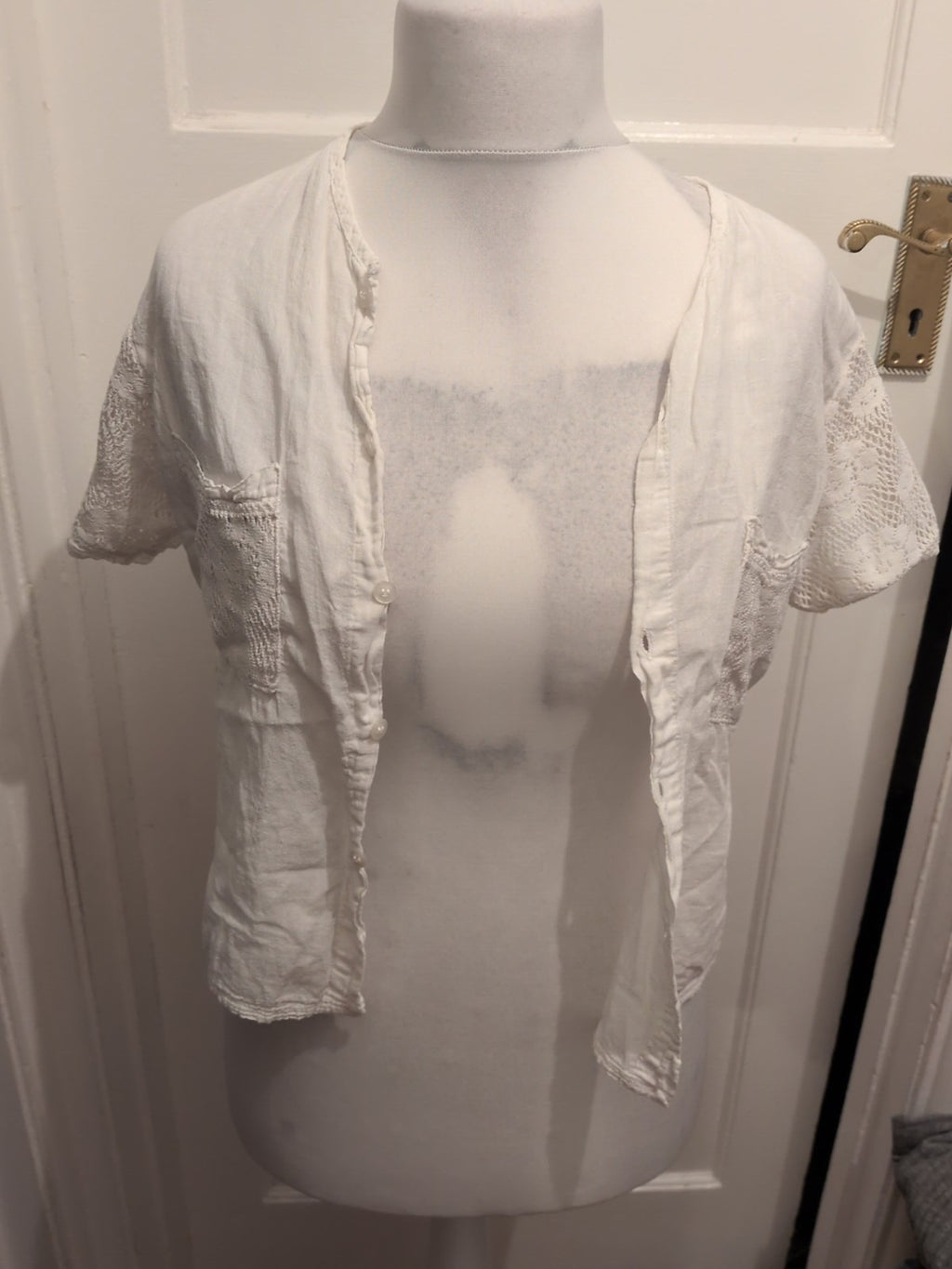 Small White Short Sleeve Patterned Buttoned Blouse