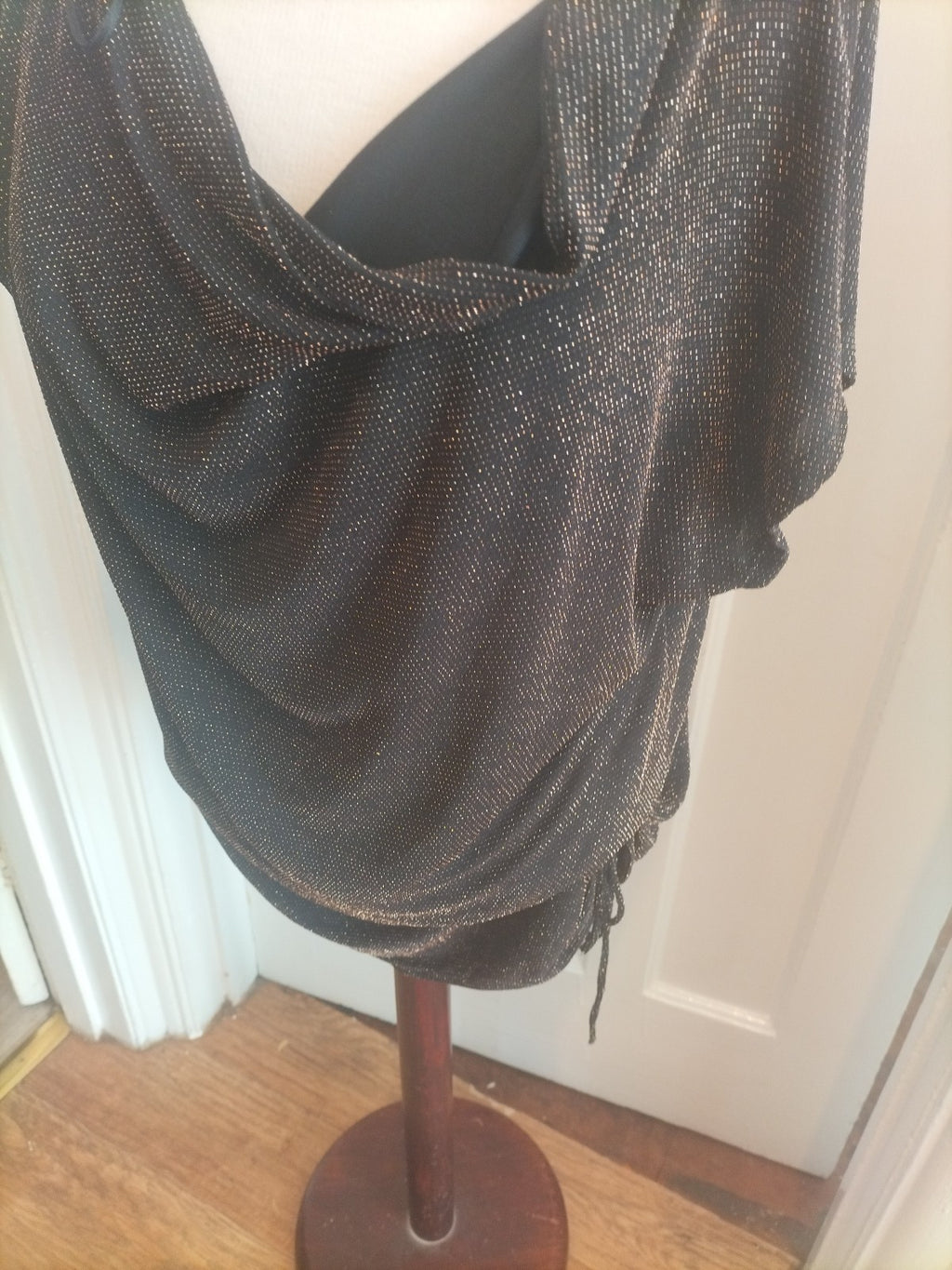 Ladies Roman Size 16 Black Gold Cap Sleeved Tshirt